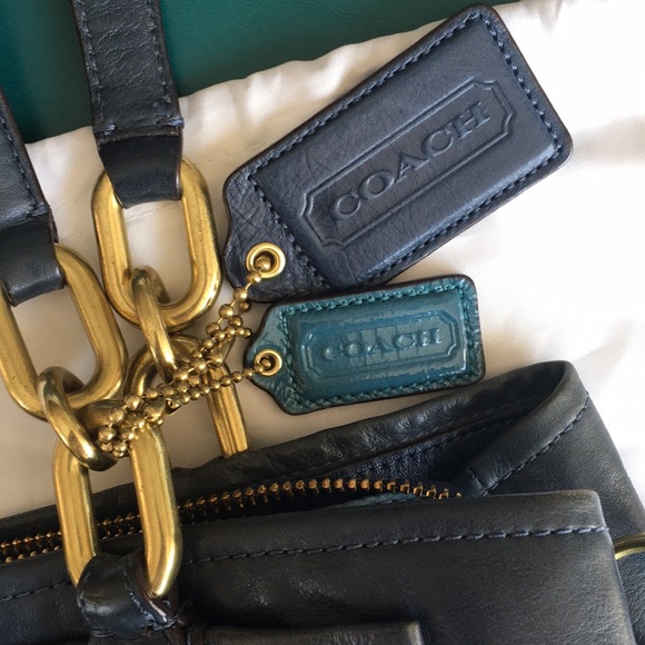 Coach Jayden Carry All - Picture 2 of 8